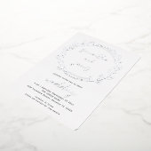 Trendy Laurel Leaf Qr Code Script Wedding Real Folieneinladung (Gedreht)