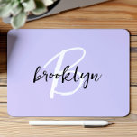 Trendy Lavender Schwarz-weiß Script Monogram Mousepad<br><div class="desc">Dieses elegante personalisierte Mauspad verfügt über ein Monogramm und einen Vornamen in modernem Schwarz-Weiß-Skript auf einem modischen Lavendelhintergrund.</div>