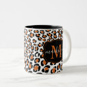 Trendy Leopard Animal Print Pattern Monogram Name Zweifarbige Tasse (VorderseiteRechts)