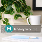 Trendy Leopard Druckmuster mit Aqua Monogram Namensplakette