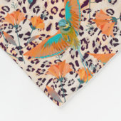 Trendy leopard print, Paradiesvögel, orange Fleecedecke (Ecke)