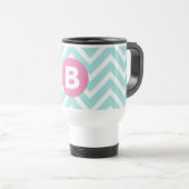 Trendy Light Blue Chevron Pink Monogram Reisebecher (VorderseiteRechts)