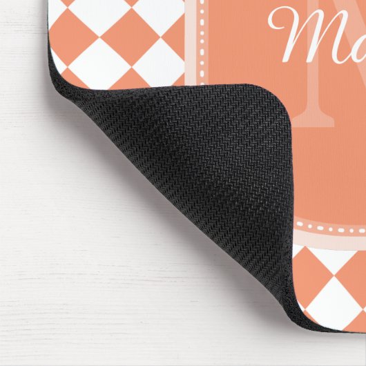 Trendy Light Orange Checkter Mit Monogramm Name Mousepad (Ecke)