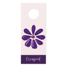 Trendy Lila Blume Doodle besetzt / vakant