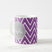 Trendy Lila Zickzack Muster Grau Monogramm Kaffeetasse (Vorderseite Links)