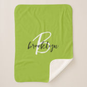 Trendy Lime Green Black and White Script Monogram Sherpadecke (Vorderseite)