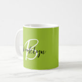 Trendy Lime Green Schwarz-weiß Script Monogram Kaffeetasse (Vorderseite Links)
