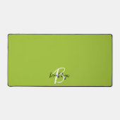 Trendy Lime Green Schwarz-weiß Script Monogram Schreibtischunterlage (Vorderseite)