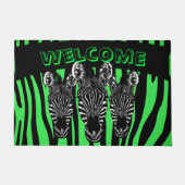 Trendy Limon Zebra Herd auf Zebra Print Fußmatte (Vorderseite)