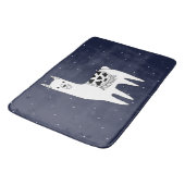 Trendy Llama Sketch & White Dots Badematte (Schrägansicht)