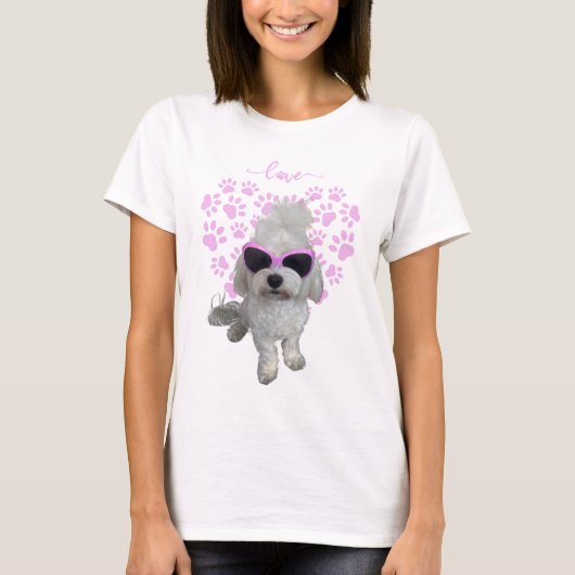 Trendy Maltese Hund mit rosa Brille und Paw Print T-Shirt (Vorderseite)