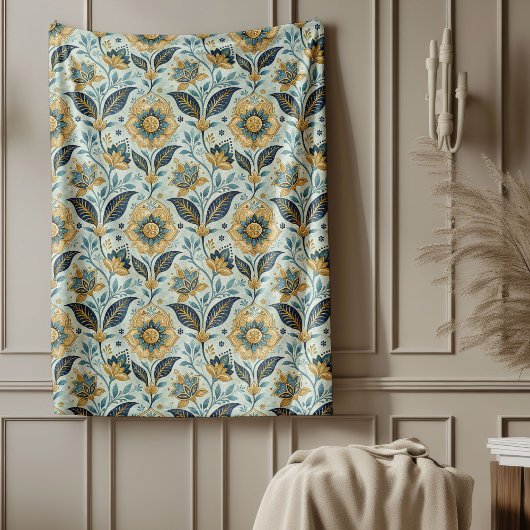 Trendy Mediterranean Navy und Gold Floral Tiles Fleecedecke