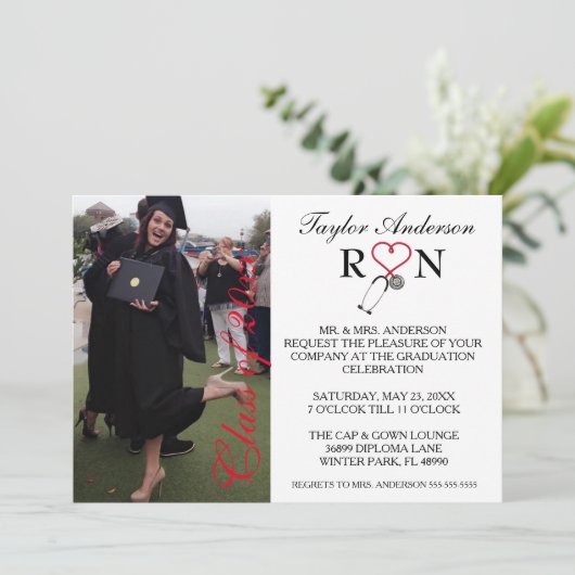 Trendy medizinische RN-SchulAbschluss-Mitteilung Einladung (Stehend Vorderseite)