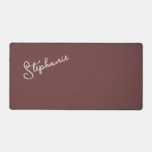 Trendy Minimalistisch Brown Script Personalisiert Schreibtischunterlage (Vorderseite)