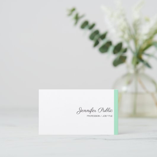 Trendy Mint Green White Modern Calligraphy Script Visitenkarte (Stehend Vorderseite)