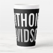 Trendy Modern Black Bold Text Milchtasse (Vorderseite)