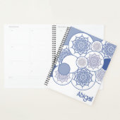 Trendy Modern Blue, White Mandala Pattern Boho Zen Planer (Anzeige)