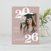 Trendy Modern Casual Photo Graduation Einladung (Stehend Vorderseite)