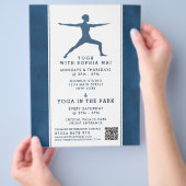 Trendy Modern Navy Blue Yoga Class Werbung Flyer (Hand)