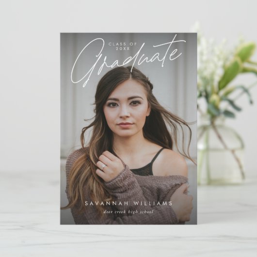 Trendy Modern Simple Script 2 Foto Abschluss Ankündigung (Stehend Vorderseite)