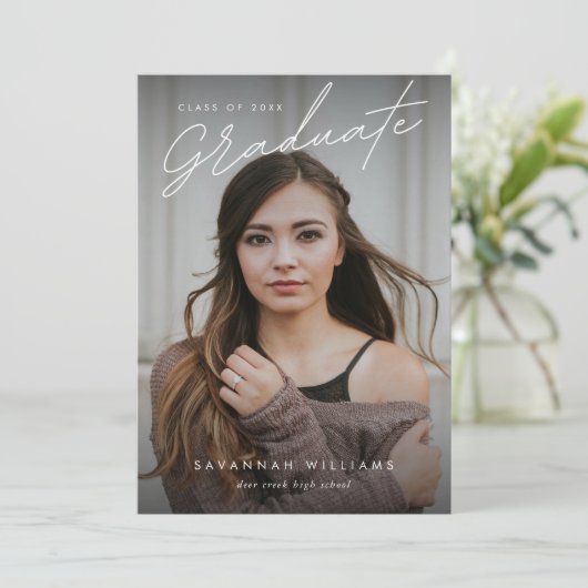 Trendy Modern Simple Script 2 Foto Abschluss Ankündigung (Stehend Vorderseite)