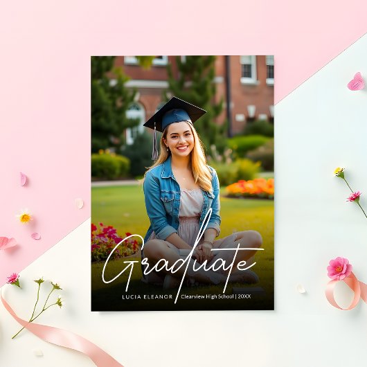 Trendy Modern White Script Foto Abschluss Ankündigung