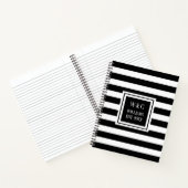 Trendy Monogram Black Stripe Familienname Notizblock (Innenseite)