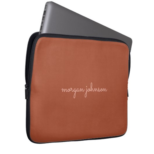 Trendy Monogram | Burnt Orange + Blindskriptname Laptopschutzhülle (Vorne Rechts)