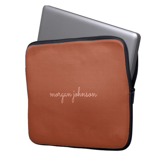 Trendy Monogram | Burnt Orange + Blindskriptname Laptopschutzhülle (Vorderseite Links)