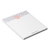 Trendy Monogram Graues Zickzack Peach Muster Notizblock (angewinkelt)