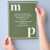 Trendy Monogram Olive Green Budget Wedite Einladun Flyer (Hand)
