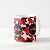 Trendy Monogram Red Black Cow Print Kaffeetasse (VorderseiteRechts)