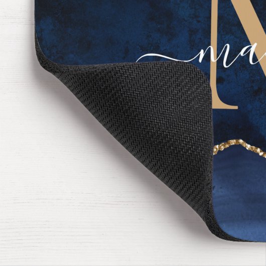 Trendy Navy Blue Gold Sparkle Agate Geode Monogram Mousepad (Ecke)