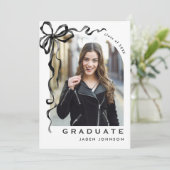 Trendy Neutral Bow Ribbon 4 FOTO Graduation Party Einladung (Stehend Vorderseite)