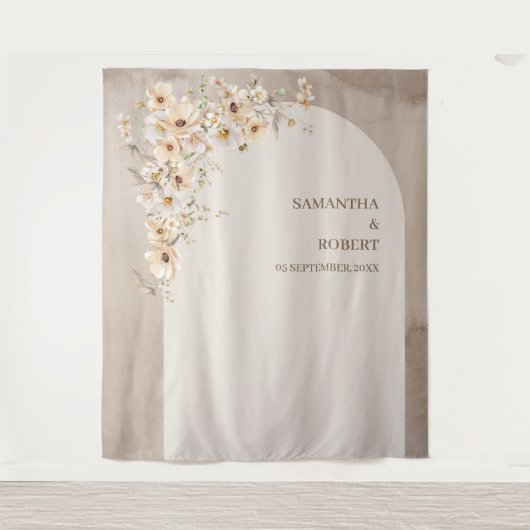 Trendy neutrale Wildblumen boho arch wedding Wandteppich (Vorderseite)