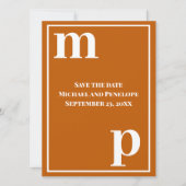Trendy Niedlich Monogram Burnt Orange Save the Dat Einladung (Vorderseite)