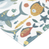 Trendy Niedliche Haie unter dem Meeresthema Tischdecke (Schrägansicht)