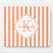 Trendy Orange Painted Stripes Monogramm und Name Mousepad (Vorne)