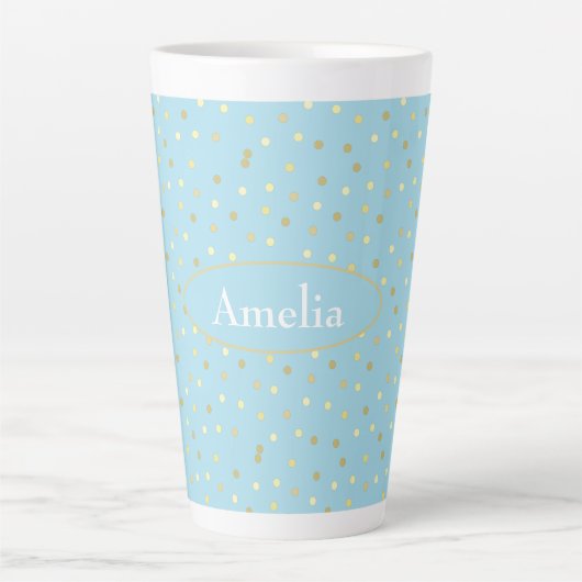 Trendy Pastel Blue Gold Confetti Dots Milchtasse (Vorderseite)