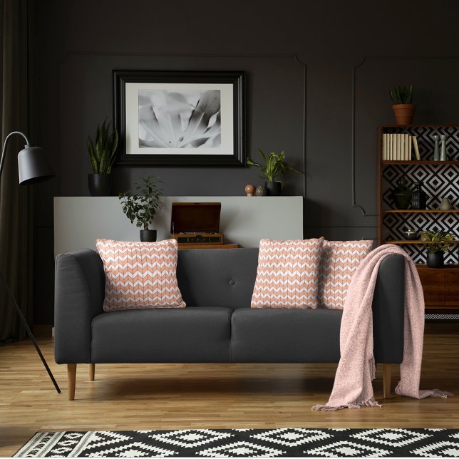 Trendy Peach Burgundy Herringbone Pattern Kissen (Von Creator hochgeladen)