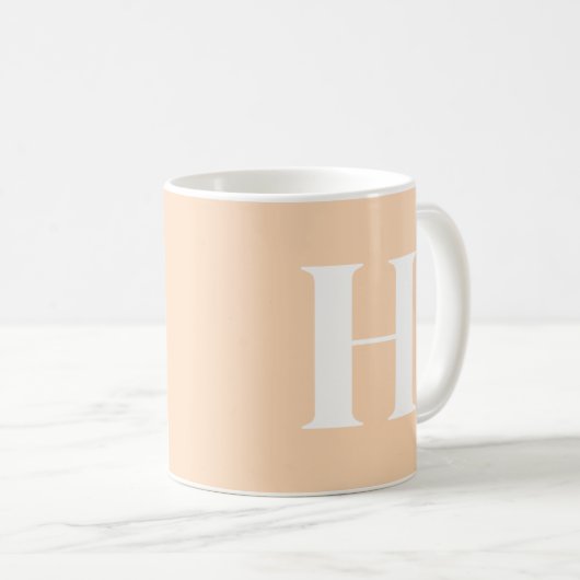Trendy Peach C108 White Initial Monogram Custom Kaffeetasse (VorderseiteRechts)