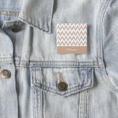 Trendy Pencil Tan Zickzack Zigzags mit Namen Button (Beispiel)