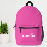 Trendy Personalisiert Hot Pink Bedruckter Rucksack<br><div class="desc">Niedlicher Rucksack mit Ihrem Namen oder Initialen,  mit Monogramm in einem großen weißen beliebten Schriftart auf einem trendigen heißen rosa Hintergrund. Sie können die Größe des Schriftartes im Entwurfstool für kürzere oder längere Namen anpassen.</div>