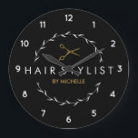Trendy Personalisiert Modern Black Gold Haairstyli Große Wanduhr<br><div class="desc">TrendPersonalisiert Moderne,  schwarze Goldhaarstylistin Große Uhr</div>