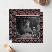 Trendy Pink Damask Custom Foto Beerdigung Loved On Mitteilungskarte (Vorderseite/Rückseite Beispiel)