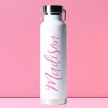 Trendy Pink Girls Name Handgeschriebenes Skript be Trinkflasche<br><div class="desc">Eine niedliche personalisierte,  rosa Monogramm Wasserflasche für ein Mädchen,  das einfache,  handgeschriebene Geschenke Lieben. Schönes kursives Skript an der Seite Ihrer Flasche,  das Ihren Namen ausdrückt.</div>