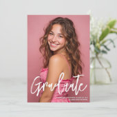 Trendy Pink Photo 2026 Graduation Announcement (Stehend Vorderseite)