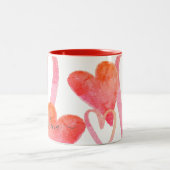 Trendy Pink & Red Hearts Monogram Valentines Two-T Zweifarbige Tasse (Mittel)