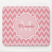 Trendy Pink Zickzack Zigzag Name und Monogram Mousepad (Vorne)