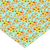 Trendy Pizza Slices on Blue Pizzeria Restaurant Tischdecke (Schrägansicht)